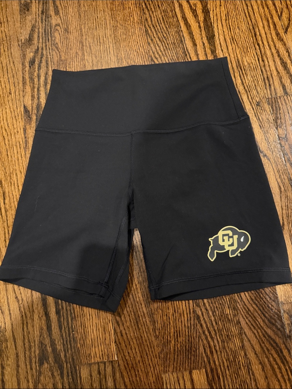 Lululemon align high rise shorts 6” /cu boulder logo